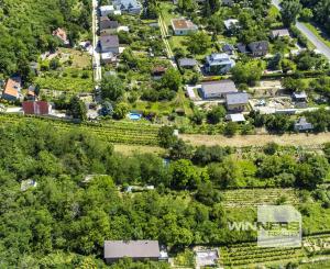 Na predaj pozemok s projektom a stavebným povolením DNV, južný svah s výhľadom na Rakúsko