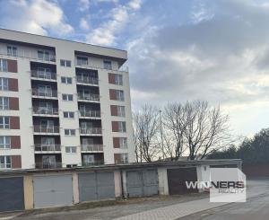 Exkluzívna ponuka! Ponúkam na predaj garáž v Poprade, časť sídlisko Západ na ul. Jazzovej (pri hoteli Olympia