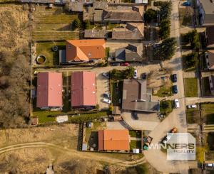 Ponúkame na predaj 4-izbový  mezonetový byt pri jazere v rodinnom dome  s parkovaním