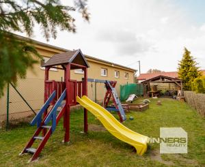 Ponúkame na predaj 4-izbový  mezonetový byt pri jazere v rodinnom dome  s parkovaním