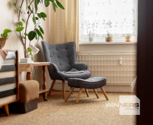 REZERVOVANÉ - Na predaj 3-izbový byt s loggiou – sídlisko Drieňová, Banská Štiavnica