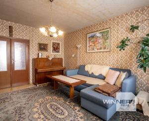 REZERVOVANÉ - Na predaj 3-izbový byt s loggiou – sídlisko Drieňová, Banská Štiavnica