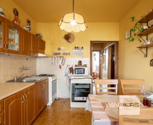 REZERVOVANÉ - Na predaj 3-izbový byt s loggiou – sídlisko Drieňová, Banská Štiavnica