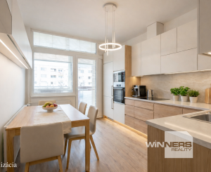 REZERVOVANÉ - Na predaj 3-izbový byt s loggiou – sídlisko Drieňová, Banská Štiavnica