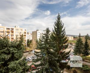 REZERVOVANÉ - Na predaj 3-izbový byt s loggiou – sídlisko Drieňová, Banská Štiavnica