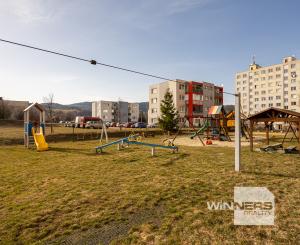 REZERVOVANÉ - Na predaj 3-izbový byt s loggiou – sídlisko Drieňová, Banská Štiavnica