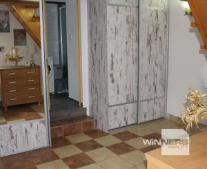 Predaj  4 izb. dom - 377 m2,  dielňa, pivnica, záhradka ,  Hrochoť, okr. B.Bystrica