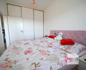 REZERVOVANÉ - PREDAJ, 2-IZBOVÝ BYT 46 m², TERASA 14 m², PARKOVACIE MIESTO 13 m², KOŠOLNÁ, OKRES TRNAVA