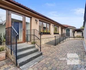 Na predaj samostatne stojaci rodinný dom v zadnej časti prepojený s prízemným domom, pozemok 1659 m2, Štúrova ulica, Skalica