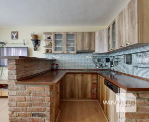 Na predaj samostatne stojaci rodinný dom v zadnej časti prepojený s prízemným domom, pozemok 1659 m2, Štúrova ulica, Skalica