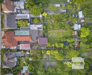 Na predaj samostatne stojaci rodinný dom v zadnej časti prepojený s prízemným domom, pozemok 1659 m2, Štúrova ulica, Skalica