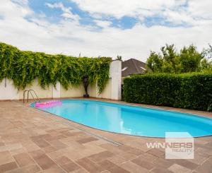 Na predaj vila z prelomu storočia s prekvapivým súkromím, bazénom a veľkým pozemkom v Rajke