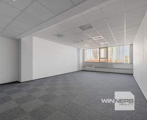 Na prenájom kancelária o výmere 55 m2 v budove Business centrum Moldavská v Košiciach.