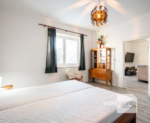 Prenájom, krásny 4-izbový byt v centre Piešťan, Sládkovičova ulica, 117 m2