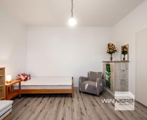 Prenájom, krásny 4-izbový byt v centre Piešťan, Sládkovičova ulica, 117 m2