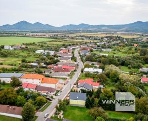 Exkluzívne na predaj zachovalá chalúpka v srdci Tokaja - ideálne víkendové sídlo.