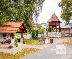 Exkluzívne na predaj zachovalá chalúpka v srdci Tokaja - ideálne víkendové sídlo.