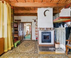 Celoročne obývateľná chalupa na Záhorí vo vidieckom štýle: • 3 izbová rekreačná nehnuteľnosť s veľkým slnečným pozemkom