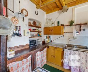 Celoročne obývateľná chalupa na Záhorí vo vidieckom štýle: • 3 izbová rekreačná nehnuteľnosť s veľkým slnečným pozemkom