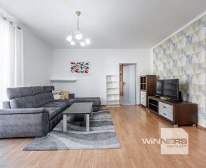 Ponúkame Vám na prenájom veľmi pekný 2 izbový byt  s parkovacím miestom v Košiciach na ulici Rastislavova