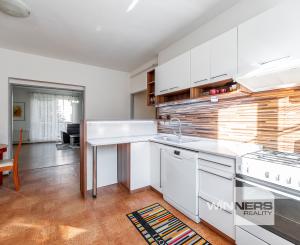 Ponúkame Vám na prenájom veľmi pekný 2 izbový byt  s parkovacím miestom v Košiciach na ulici Rastislavova