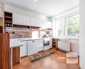 Ponúkame Vám na prenájom veľmi pekný 2 izbový byt  s parkovacím miestom v Košiciach na ulici Rastislavova