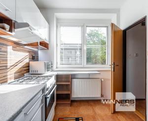 Ponúkame Vám na prenájom veľmi pekný 2 izbový byt  s parkovacím miestom v Košiciach na ulici Rastislavova