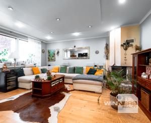 Ponúkam Vám na predaj priestranný rodinný dom v radovej zástavbe v mestskej časti Košice – Západ – Prievidzská ul.