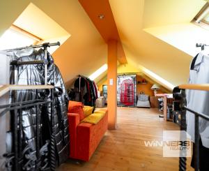 Ponúkam Vám na predaj priestranný rodinný dom v radovej zástavbe v mestskej časti Košice – Západ – Prievidzská ul.