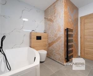 Ponúkame Vám na predaj novostavbu rodinného domu na súkromnej ulici v obci Ruskov.