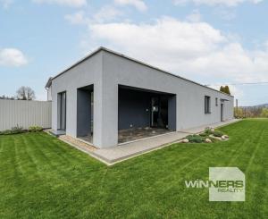 Ponúkame Vám na predaj novostavbu rodinného domu na súkromnej ulici v obci Ruskov.