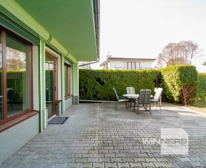 Na PREDAJ priestranný 6-izbový dom v exkluzívnej prvej línii na Slnečných jazerách – JUH