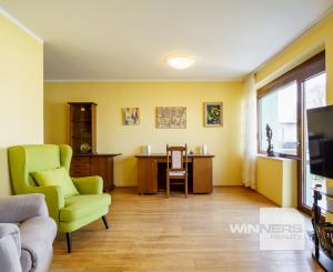 Na PREDAJ priestranný 6-izbový dom v exkluzívnej prvej línii na Slnečných jazerách – JUH