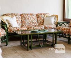 Na PREDAJ priestranný 6-izbový dom v exkluzívnej prvej línii na Slnečných jazerách – JUH