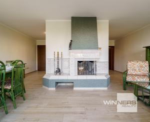 Na PREDAJ priestranný 6-izbový dom v exkluzívnej prvej línii na Slnečných jazerách – JUH