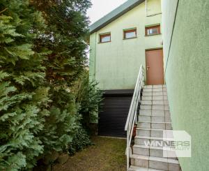 Na PREDAJ priestranný 6-izbový dom v exkluzívnej prvej línii na Slnečných jazerách – JUH