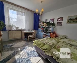 Exkluzívne na predaj veľký slnečný 3-izbový byt s balkónom v Poprade na sídlisku Nový juh, ul. Jesenná