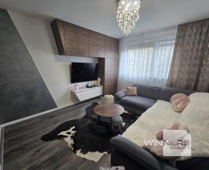 REZERVOVANÉ - Exkluzívne na predaj 4-izbový nadštandardný  byt s balkónom v Poprade na  ulici Šrobárovej