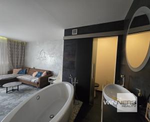 REZERVOVANÉ - Exkluzívne na predaj 4-izbový nadštandardný  byt s balkónom v Poprade na  ulici Šrobárovej