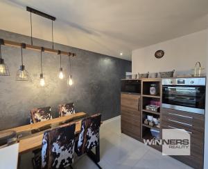 REZERVOVANÉ - Exkluzívne na predaj 4-izbový nadštandardný  byt s balkónom v Poprade na  ulici Šrobárovej