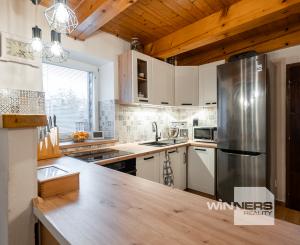 REZERVOVANÉ - Exkluzívne na predaj 3-izbový rodinný dom po kompletnej rekonštrukcii v obci Banská Belá, okres Banská Štiavnica