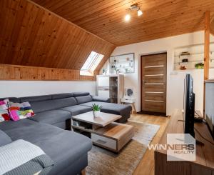 REZERVOVANÉ - Exkluzívne na predaj 3-izbový rodinný dom po kompletnej rekonštrukcii v obci Banská Belá, okres Banská Štiavnica