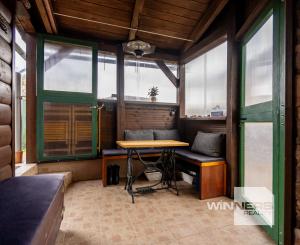 REZERVOVANÉ - Exkluzívne na predaj 3-izbový rodinný dom po kompletnej rekonštrukcii v obci Banská Belá, okres Banská Štiavnica