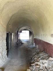 Exkluzívne na predaj  starší neobytný rodinný dom vhodný na renováciu, prípadne výstavu nového rodinného domu, obec Stráže - okres Poprad