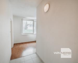 Exkluzívne ponúkame na PRENÁJOM 1 izbový byt na ulici Komenského 16, v Bardejove.