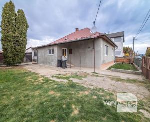 Na predaj tehlový • 4i RD v slepej ulici • Valaliky