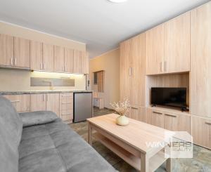 Na predaj štýlová, kompletne zrekonštruovaná garsónka – ideálna investícia aj štartovacie bývanie