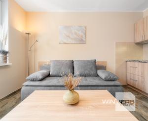 Na predaj štýlová, kompletne zrekonštruovaná garsónka – ideálna investícia aj štartovacie bývanie