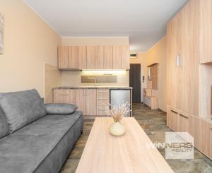 Na predaj štýlová, kompletne zrekonštruovaná garsónka – ideálna investícia aj štartovacie bývanie