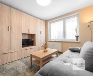 Na predaj štýlová, kompletne zrekonštruovaná garsónka – ideálna investícia aj štartovacie bývanie